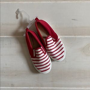 OLD NAVY boy slip on shoes. Brand new